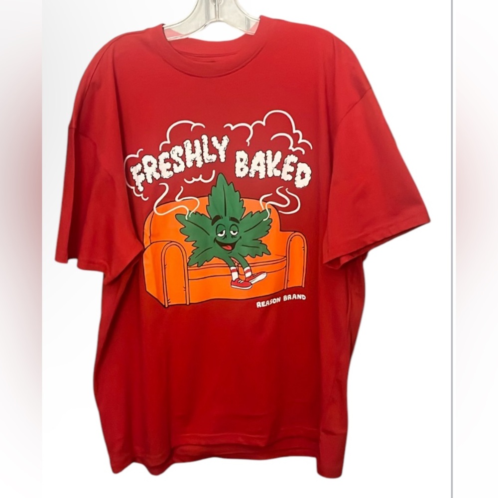 Reason Brand •Fresh Baked Leafy Couch Buddy• Tee NWT 420 Friendly